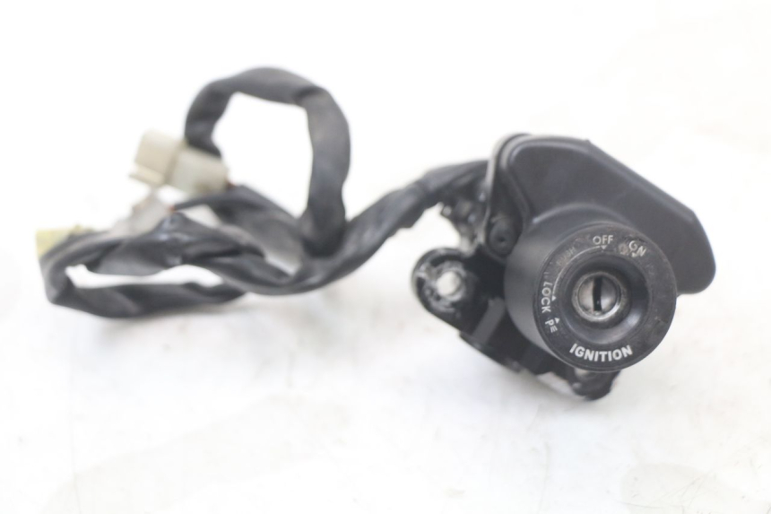 photo de SCHLOSS-SCHLÜSSEL-CDI-ZÜNDUNGSSCHLOSS YAMAHA FJR ABS 1300 (2006 - 2012) - Details der Befestigungspunkte