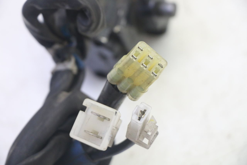 photo de ZüNDSCHLOSS-KIT MIT SCHLüSSEL CDI NEIMAN YAMAHA FZ6 N FAZER 600 (2004 - 2006) - Details der Befestigungspunkte