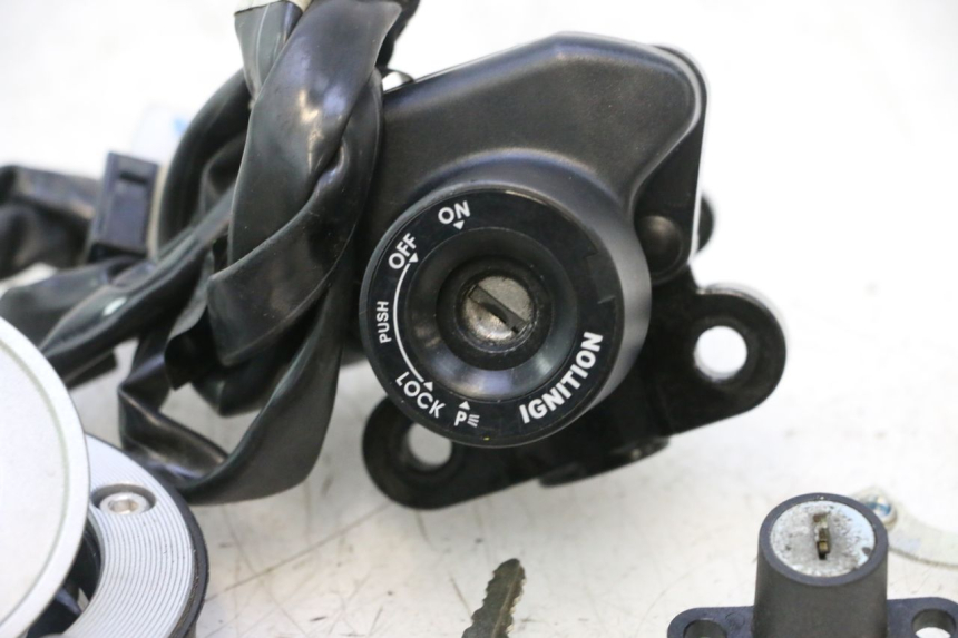photo de SCHLOSSSATZ CDI YAMAHA FZ8 800 (2010 - 2016) - Detailansicht des Bauteils