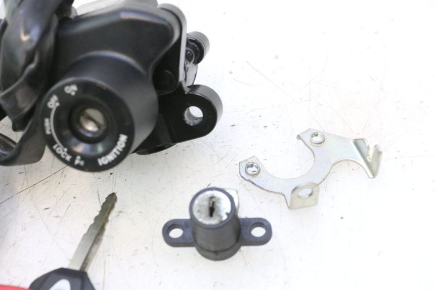 photo de SCHLOSSSATZ CDI YAMAHA FZ8 800 (2010 - 2016) - Technische Nahaufnahme