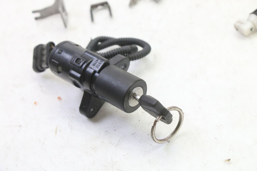 photo de SCHLOSSSATZ CDI BMW G310 R 310 (2016 - 2020) - Technische Nahaufnahme