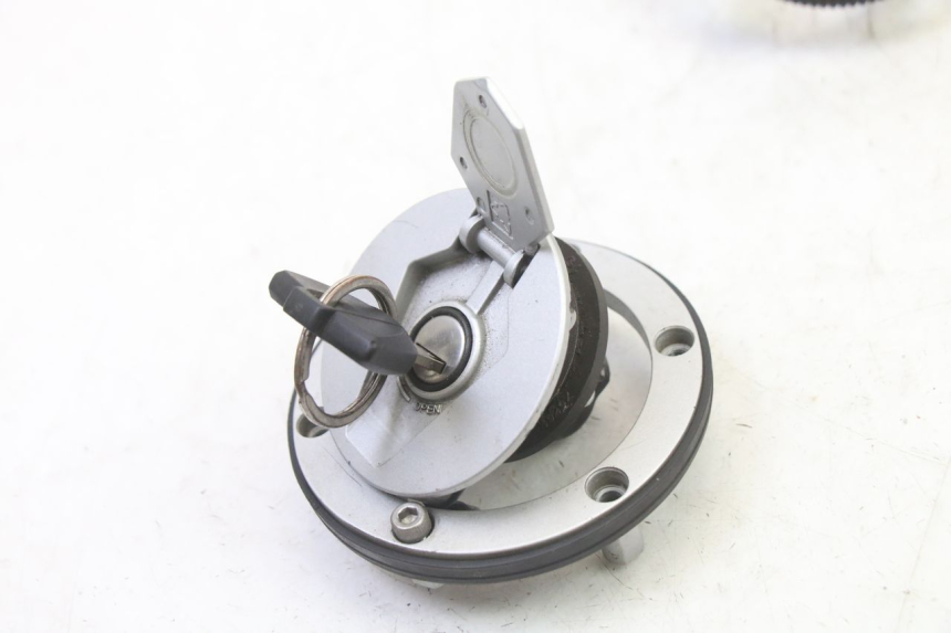 photo de SCHLOSSSATZ CDI BMW G310 R 310 (2016 - 2020) - Oberflächenzustand und Material