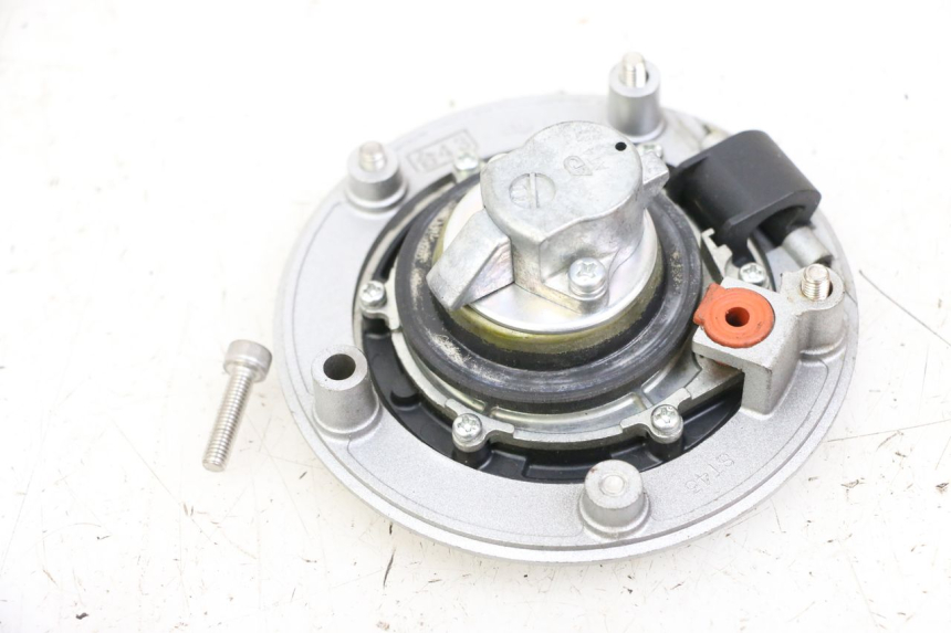 photo de SCHLOSSSATZ CDI SUZUKI GSR 750 (2011 - 2017) - Fokus auf die Struktur