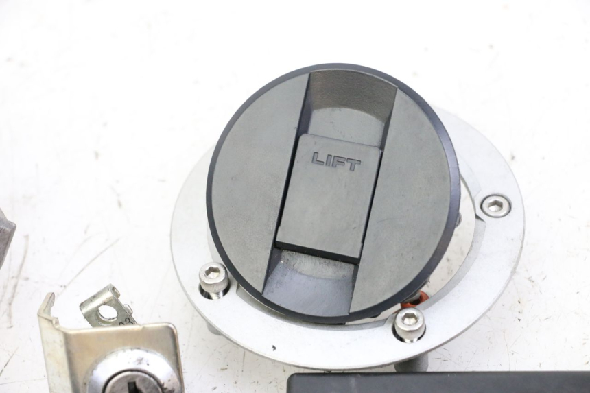 photo de SCHLOSSSATZ CDI SUZUKI GSR 750 (2011 - 2017) - Profilansicht des Ersatzteils