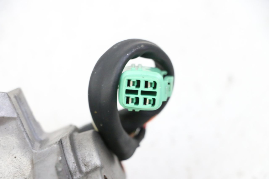 photo de SCHLOSSSATZ CDI SUZUKI GSR 750 (2011 - 2017) - Zoom auf Gebrauchszustand