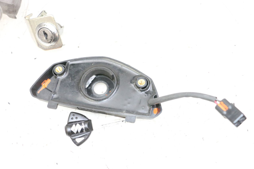 photo de SCHLOSSSATZ CDI SUZUKI GSR 750 (2011 - 2017) - Geprüftes Gebrauchtteil