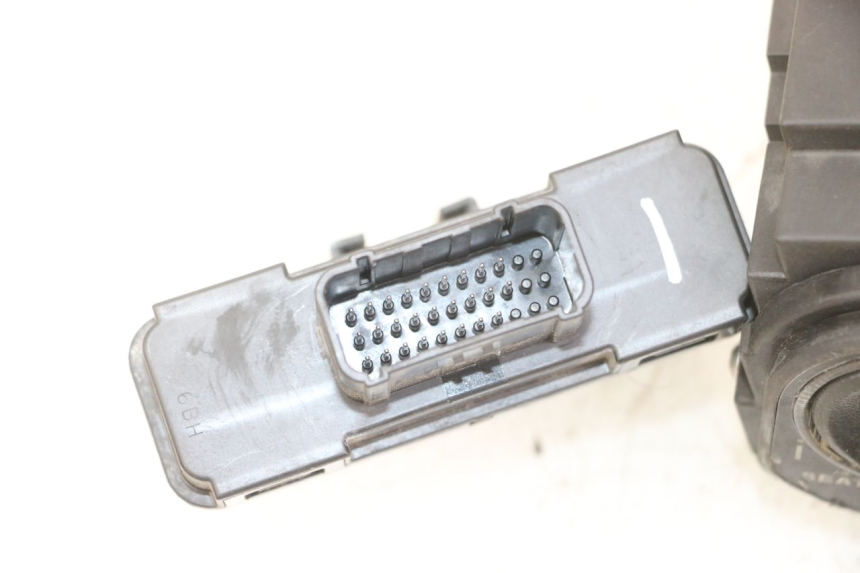 photo de SCHLOSSSATZ CDI HONDA SH i 300 (2015 - 2020) - Alternativer Blickwinkel