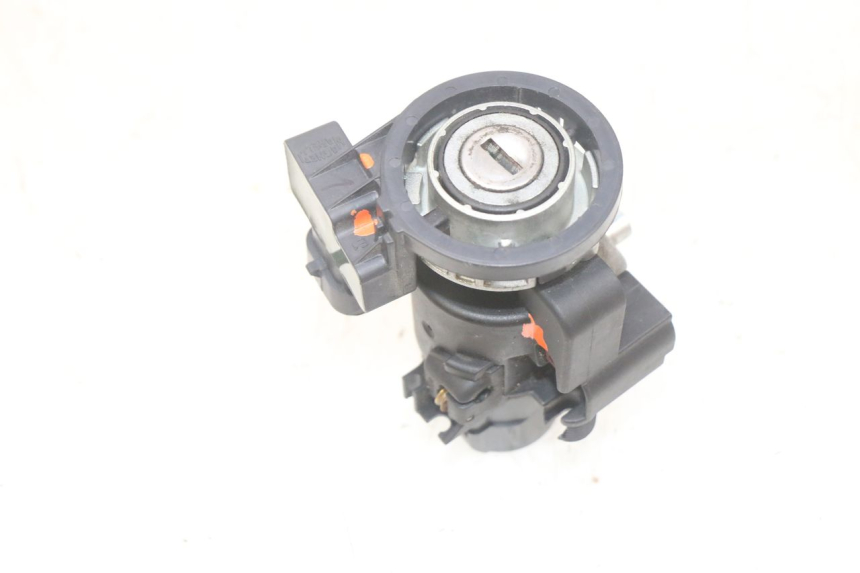 photo de SCHLOSSSATZ CDI PIAGGIO MP3 HPE 300 (2019 - 2026) - Zoom auf Komponenten