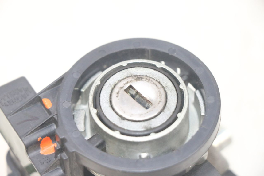 photo de SCHLOSSSATZ CDI PIAGGIO MP3 HPE 300 (2019 - 2026) - Hochauflösende Nahaufnahme