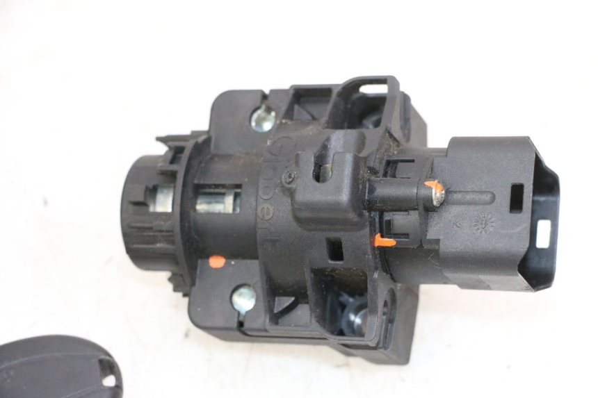 photo de SCHLOSSSATZ CDI PIAGGIO MP3 500 (2014 - 2017) - Weitere Ansicht des Artikels