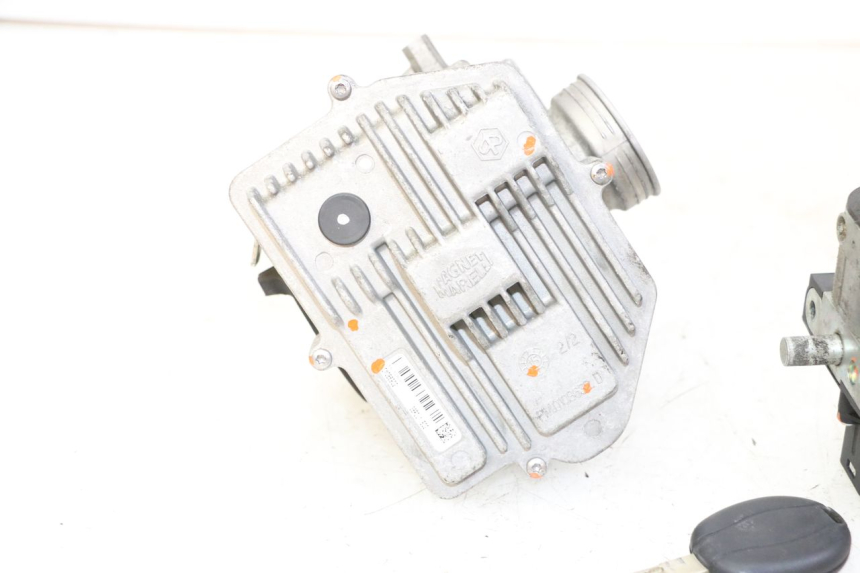 photo de SCHLOSSSATZ CDI PIAGGIO MP3 500 (2014 - 2017) - Fokus auf die Struktur