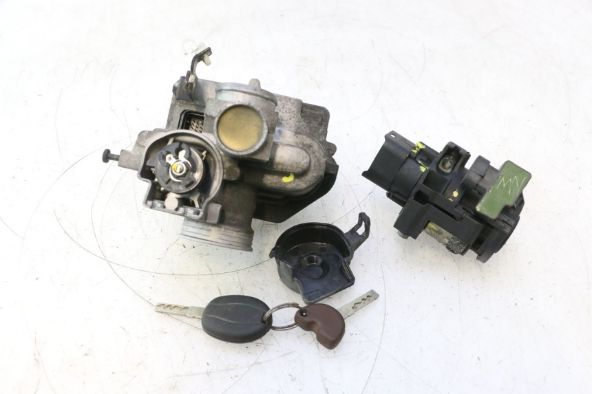 photo de SCHLOSSSATZ CDI PIAGGIO MP3 500 (2016 - 2018) - Weitere Ansicht des Artikels