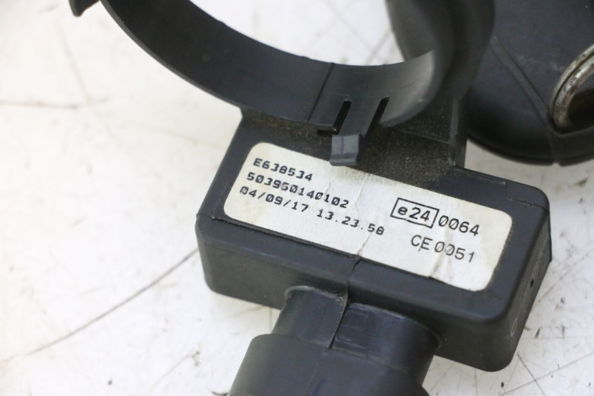 photo de SCHLOSSSATZ CDI PIAGGIO MP3 500 (2016 - 2018) - Details der Befestigungspunkte