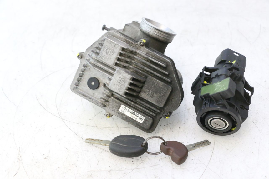 photo de SCHLOSSSATZ CDI PIAGGIO MP3 500 (2016 - 2018) - Geprüftes Gebrauchtteil