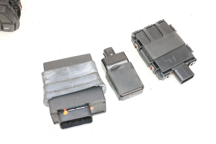 photo de SCHLOSSSATZ CDI YAMAHA NEO'S CORE 1 (2022 - 2026) - Kennzeichnungen und Originalreferenzen