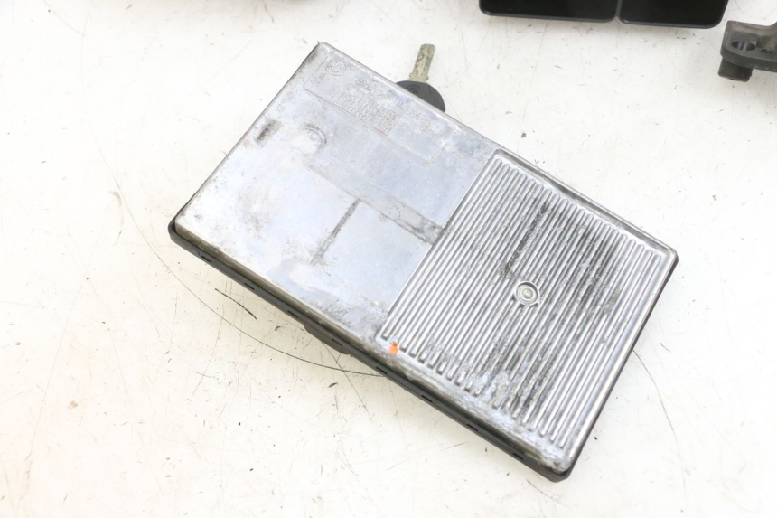 photo de SCHLOSSSATZ CDI BMW R RT ABS 1200 (2010 - 2014) - Fokus auf die Struktur