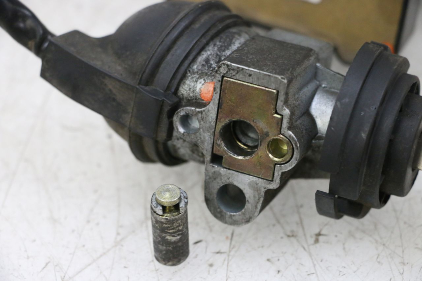 photo de SCHLOSSSATZ CDI PEUGEOT SATELIS 125 (2013 - 2018) - Zoom auf Komponenten