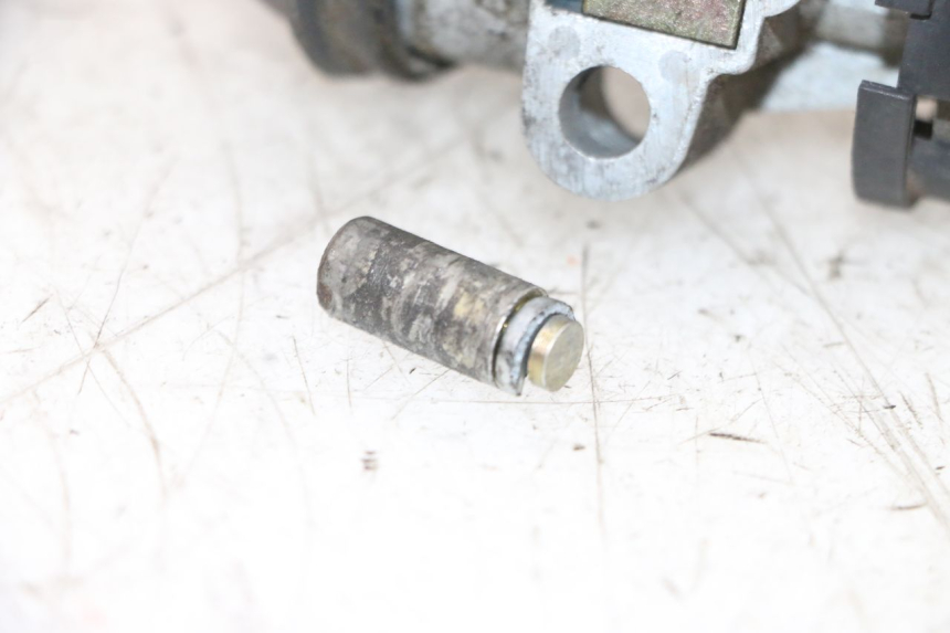 photo de SCHLOSSSATZ CDI PEUGEOT SATELIS 125 (2013 - 2018) - Hochauflösende Nahaufnahme