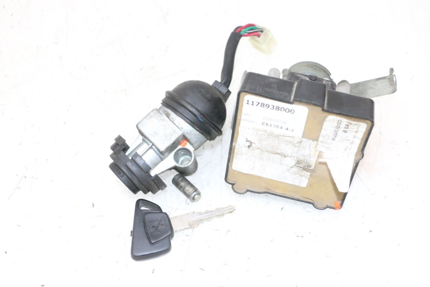 photo de SCHLOSSSATZ CDI PEUGEOT SATELIS 125 (2013 - 2018) - Zoom auf Gebrauchszustand