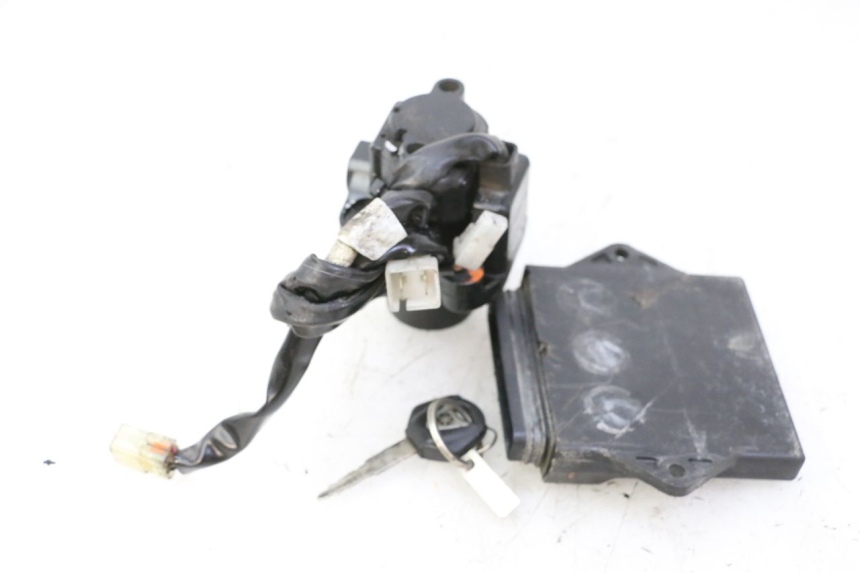 photo de SCHLOSSSATZ CDI YAMAHA TDM ABS 900 (2002 - 2014) - Details der Befestigungspunkte