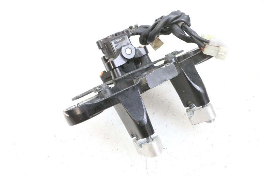 photo de SCHLOSS-SCHLÜSSEL-CDI-NEIMAN YAMAHA TDM ABS 900 (2002 - 2014) - Details der Befestigungspunkte