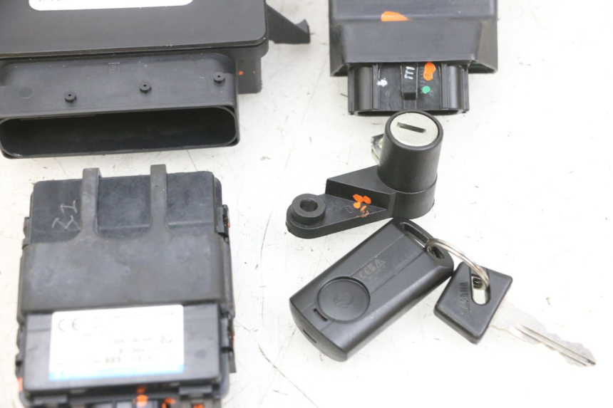 photo de SCHLOSSSATZ CDI YAMAHA TRICITY 300 (2020 - 2024) - Charakteristische Merkmale