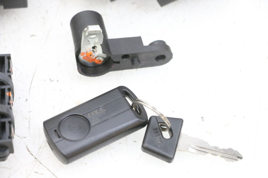 photo de SCHLOSSSATZ CDI YAMAHA TRICITY 300 (2020 - 2024) - Geprüftes Gebrauchtteil