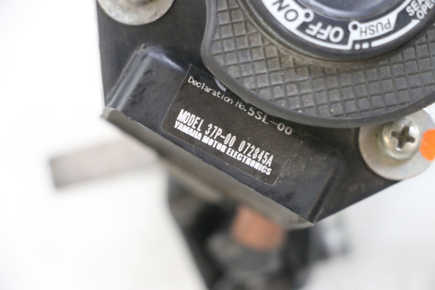 photo de SCHLOSS-SCHLÜSSEL-CDI-NEIMAN KIT YAMAHA X-MAX XMAX 125 (2010 - 2013) - Technische Nahaufnahme