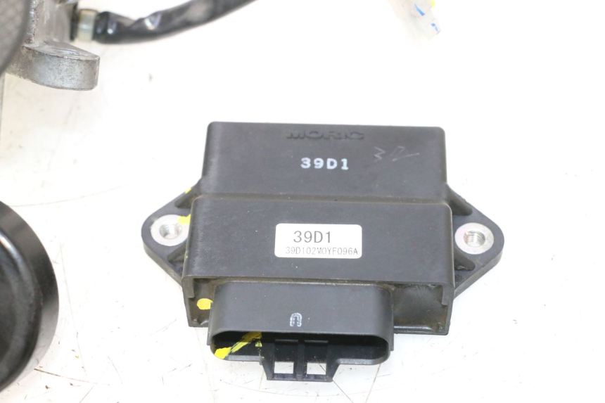 photo de SCHLOSS-SCHLÜSSEL-CDI-NEIMAN KIT YAMAHA X-MAX XMAX 125 (2010 - 2013) - Alternative Perspektive