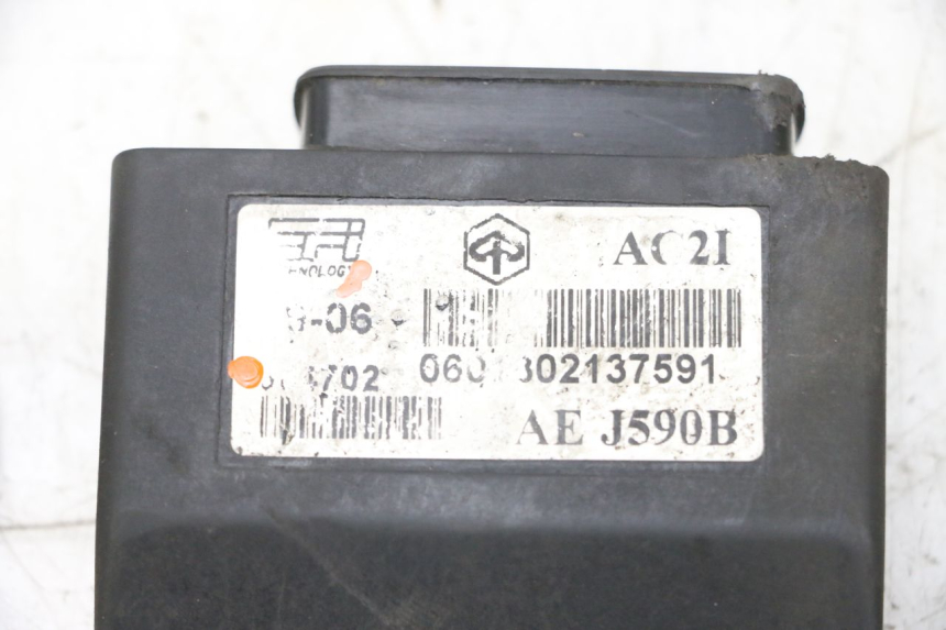 photo de SCHLOSS-SCHLÜSSEL-CDI-ZÜNDUNGSSCHLOSS PIAGGIO X8 125 (2004 - 2007) - Alternative Perspektive