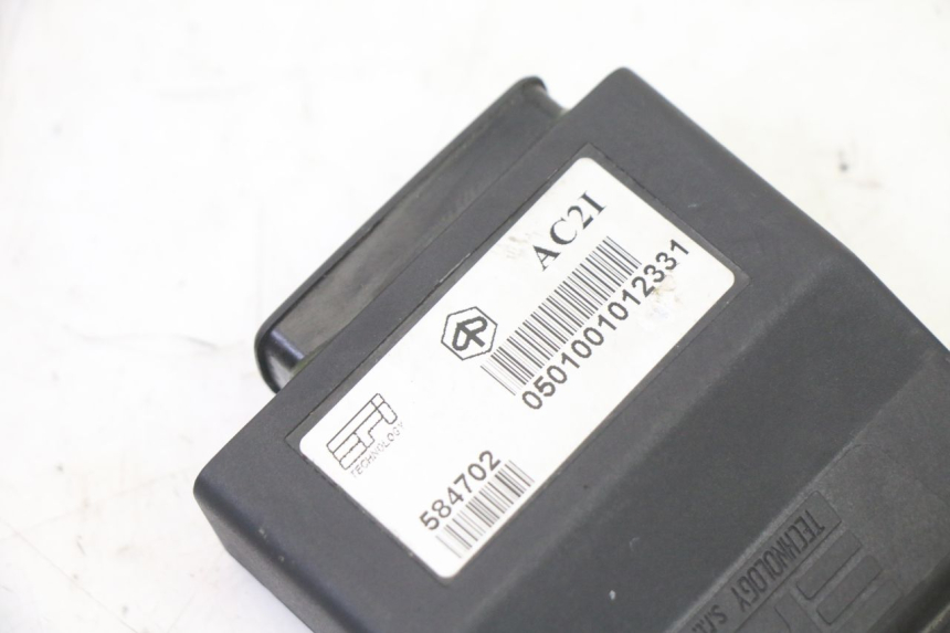 photo de SCHLOSS-SCHLÜSSEL-CDI-ZÜNDUNGSSCHLOSS PIAGGIO X9 EVOLUTION 125 (2003 - 2007) - Alternative Perspektive