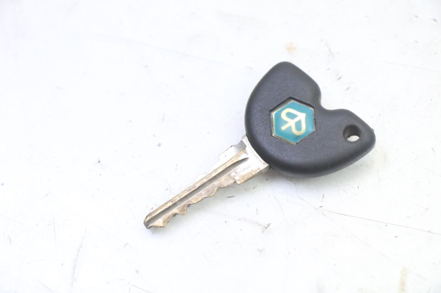 photo de SCHLOSS-SCHLÜSSEL-CDI-ZÜNDUNGSSCHLOSS PIAGGIO X9 EVOLUTION 125 (2003 - 2007) - Oberflächenzustand und Material