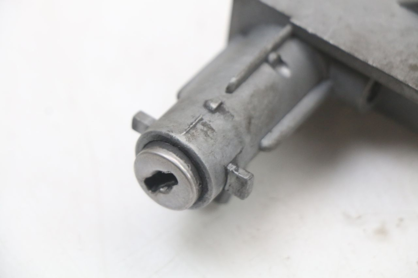 photo de SCHLOSS-SCHLÜSSEL-KIT NEIMAN KYMCO AGILITY 4T 50 (2005 - 2018) - Alternative Perspektive