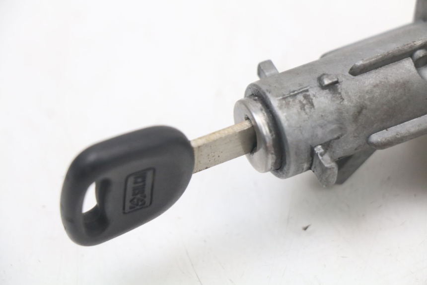 photo de SCHLOSS-SCHLÜSSEL-KIT NEIMAN KYMCO AGILITY 4T 50 (2005 - 2018) - Technische Nahaufnahme