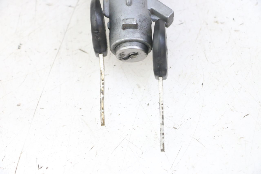 photo de SCHLOSS-SCHLÜSSEL-KIT NEIMAN KYMCO AGILITY 4T 50 (2005 - 2018) - Detailansicht des Bauteils