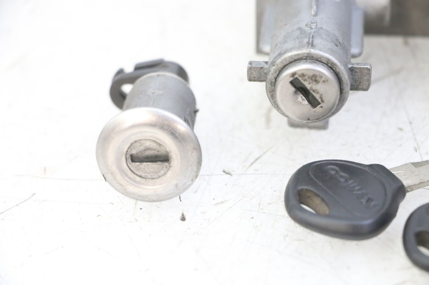 photo de SCHLOSS-SCHLÜSSEL-KIT NEIMAN KYMCO AGILITY 4T 50 (2005 - 2018) - Weitere Ansicht des Artikels