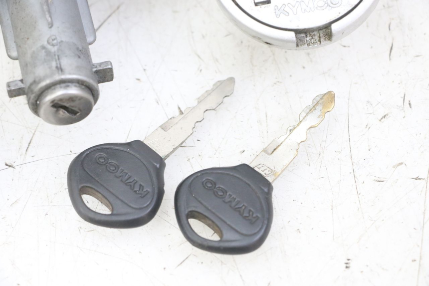 photo de SCHLOSS-SCHLÜSSEL-KIT NEIMAN KYMCO AGILITY 4T 50 (2005 - 2018) - Charakteristische Merkmale