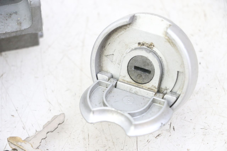 photo de SCHLOSS-SCHLÜSSEL-KIT NEIMAN KYMCO AGILITY 4T 50 (2005 - 2018) - Kennzeichnungen und Originalreferenzen