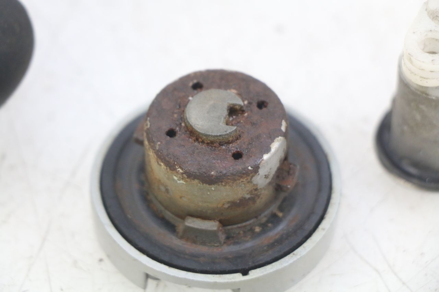 photo de SCHLOSS-SCHLÜSSEL-KIT NEIMAN BAOTIAN BT 49 QT-9 50 (2006 - 2010) - Technische Nahaufnahme