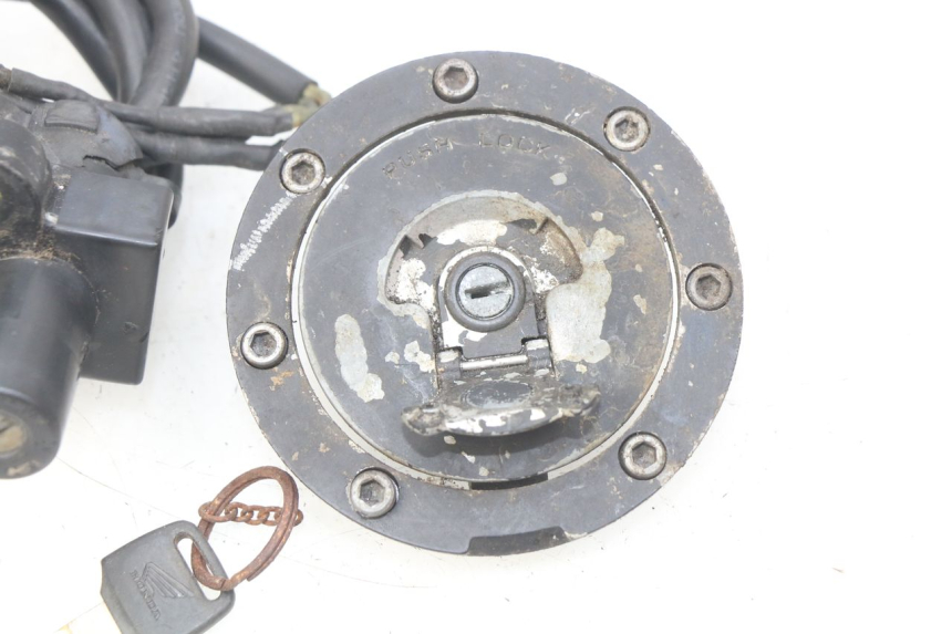 photo de SCHLOSS-SCHLÜSSEL-KIT NEIMAN HONDA CBR RR FIREBLADE 900 (1992 - 1994) - Ergänzendes Produktfoto