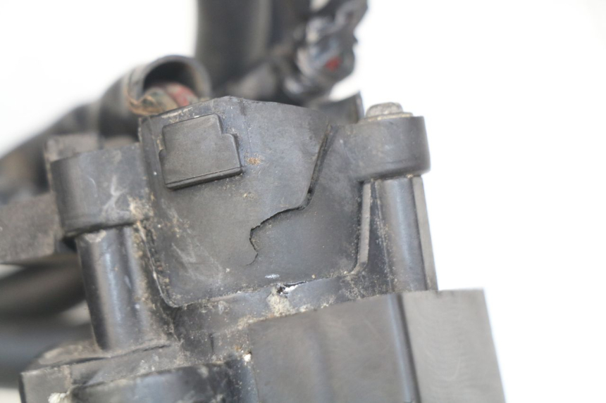 photo de SCHLOSS-SCHLÜSSEL-KIT NEIMAN HONDA CBR RR FIREBLADE 900 (1992 - 1994) - Zoom auf Gebrauchszustand