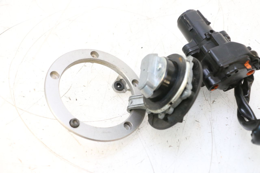photo de SCHLOSSSATZ KAWASAKI ER-6 ER6 F ABS 650 (2012 - 2016) - Detailansicht des Bauteils