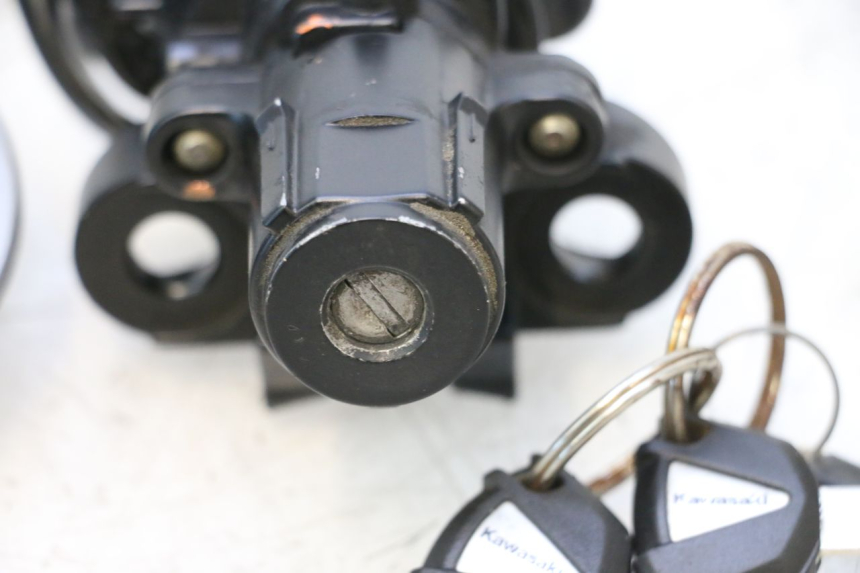 photo de SCHLOSSSATZ KAWASAKI ER-6 ER6 F ABS 650 (2012 - 2016) - Hochauflösende Nahaufnahme