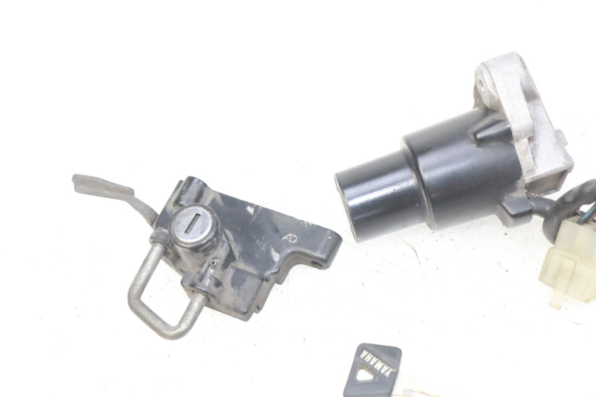 photo de SCHLOSS-SCHLÜSSEL-KIT NEIMAN YAMAHA FJ 3CX 1200 (1986 - 1996) - Zoom auf Gebrauchszustand