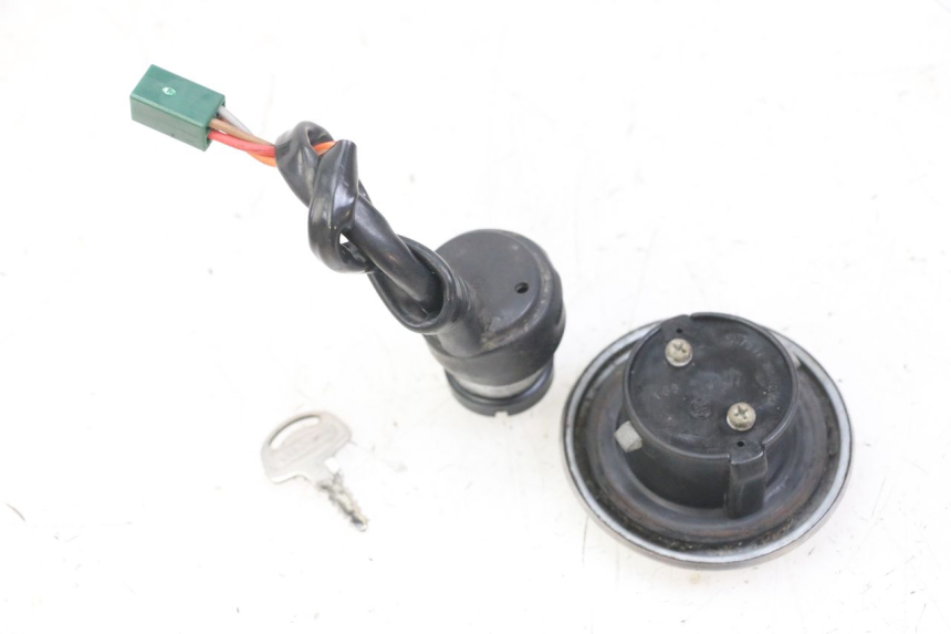 photo de Schloss- und Schlüsselkit Neiman SUZUKI GN 125 (1997 - 2000) - Zoom auf Gebrauchszustand