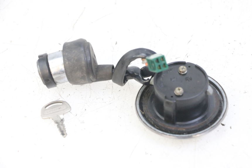 photo de Schloss- und Schlüsselkit Neiman SUZUKI GN 125 (1997 - 2000) - Details der Befestigungspunkte