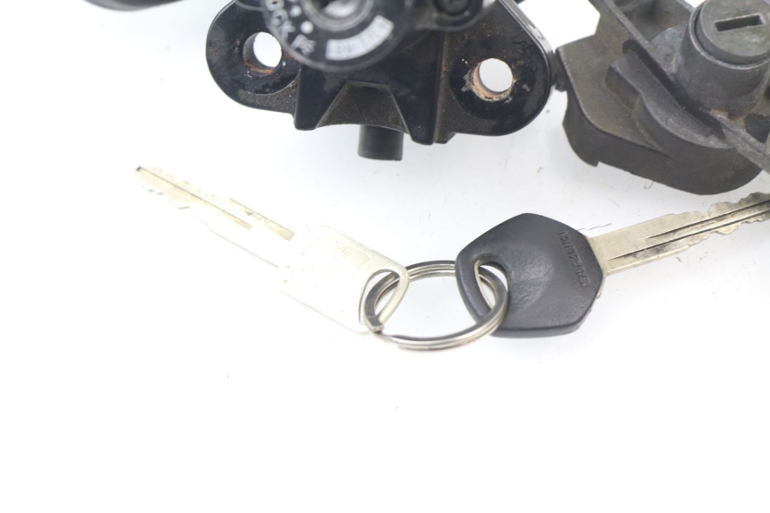 photo de SCHLOSSSATZ SUZUKI GSF N BANDIT 600 (1996 - 1999) - Zoom auf Komponenten