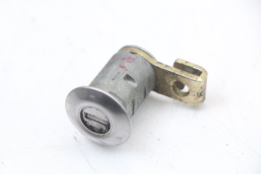 photo de SCHLOSSSATZ HYOSUNG GTR 125 (2006 - 2008) - Hochauflösende Nahaufnahme