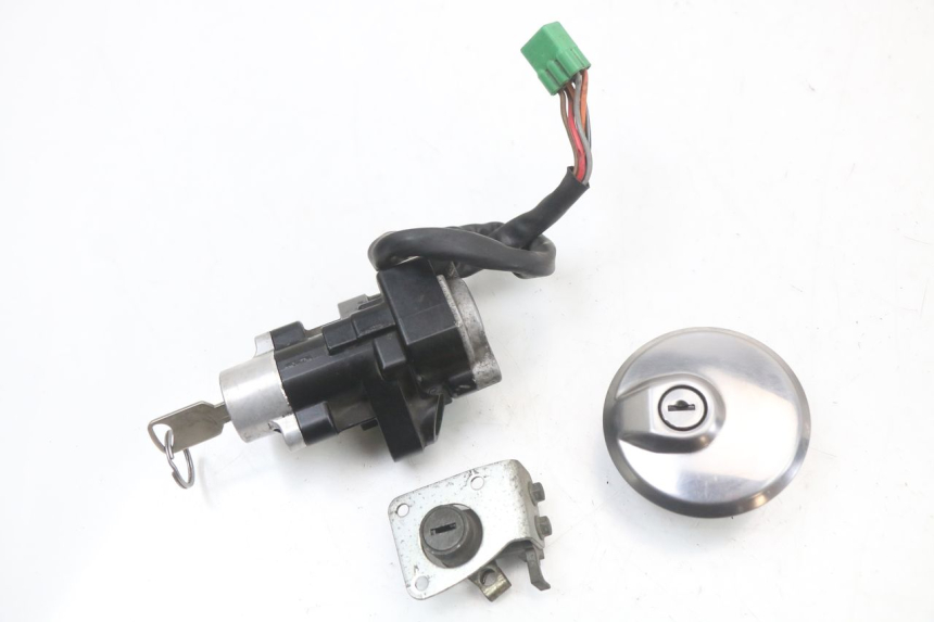 photo de SCHLOSSSATZ SUZUKI GZ MARAUDER 125 (1998 - 2004) - Hauptansicht