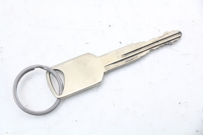 photo de SCHLOSSSATZ SUZUKI GZ MARAUDER 125 (1998 - 2004) - Zoom auf Gebrauchszustand